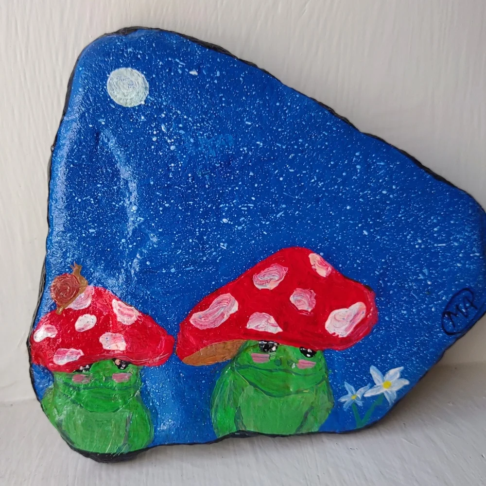 Handpainted Rock - Picture 1 of 2